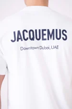 Jacquemus 'The Dubai Adress' T-Shirt – Bild 6
