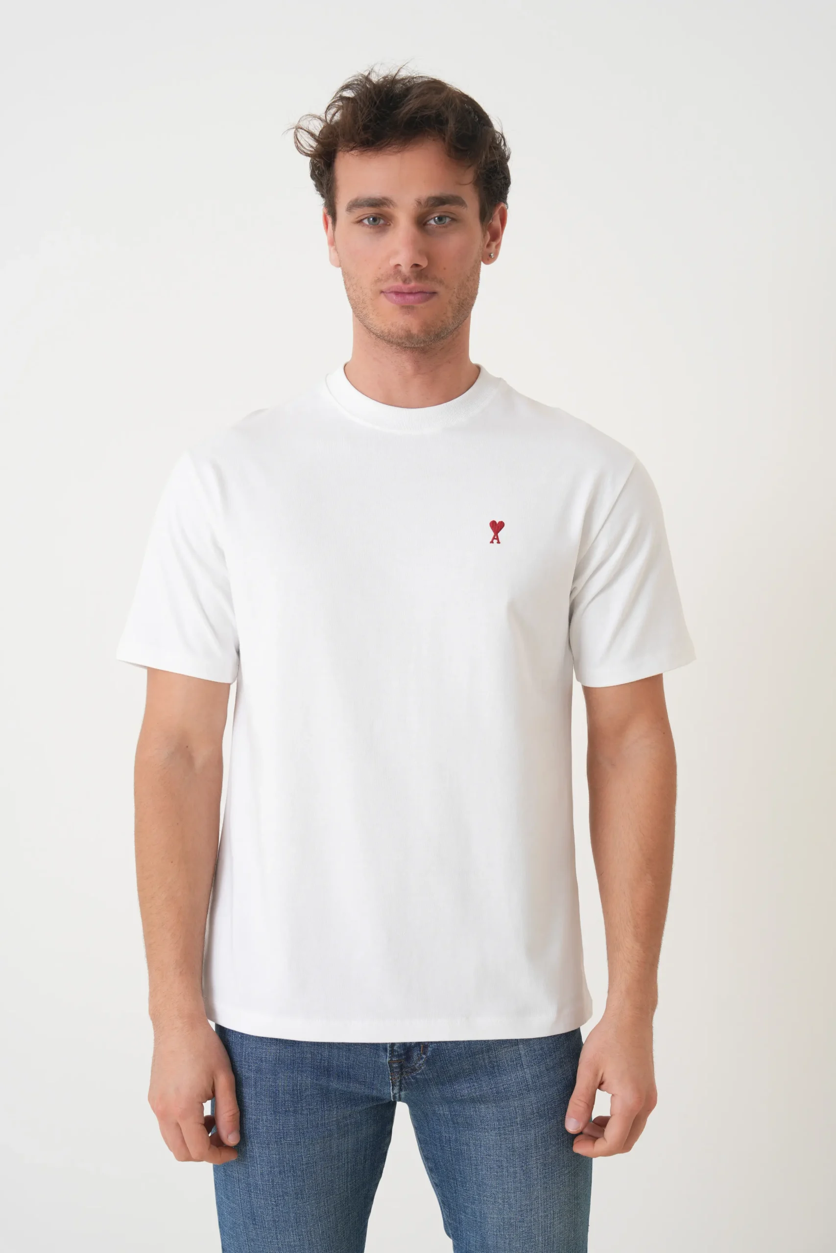 studio2026010926 Ami Paris 'Red Heart' Embroidered T-Shirt – Bild 1