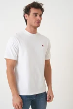 Ami Paris 'Red Heart' Embroidered T-Shirt – Bild 3