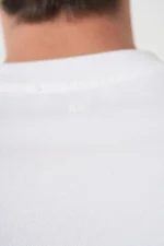 Ami Paris 'Red Heart' Embroidered T-Shirt – Bild 7