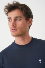 Ami Paris 'White Heart' Embroidered T-Shirt – Bild 4